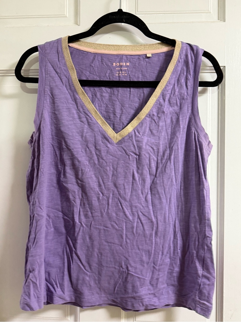 Boden Women’s Lavender V-Neck Sleeveless Top with Gold Trim Size 6